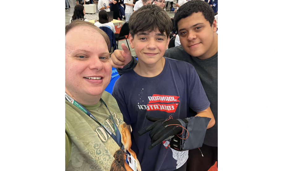 Inovação para inclusão: luvas inteligentes  transformam comunicação e reabilitação