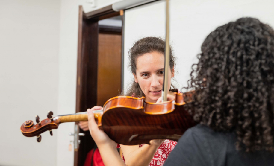 Solistas da Orquestra da Ópera de Paris ministram masterclasses de música na Embap