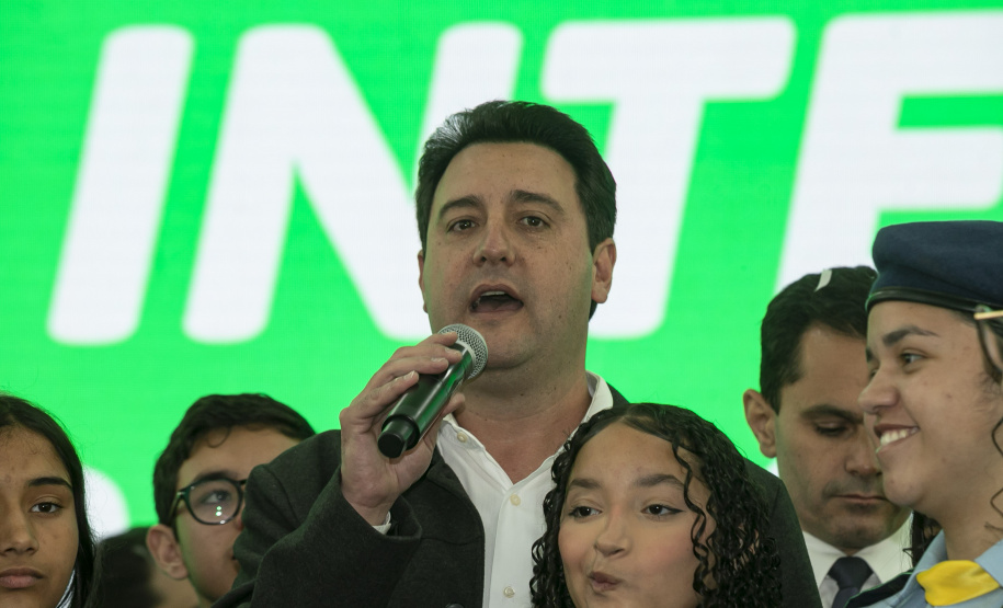 Estado apoiará municípios na implementação de inglês e robótica no Ensino Fundamental I