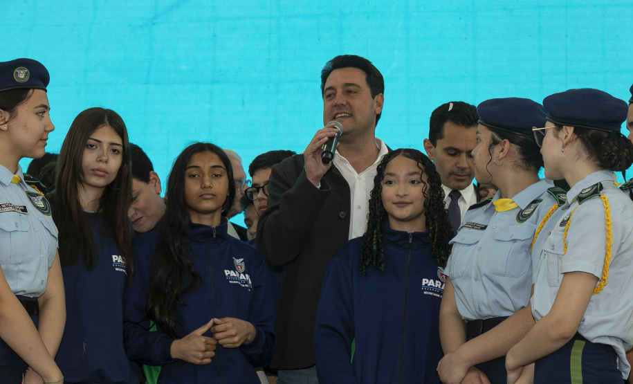 Governador entrega R$33,3 milhões em novos equipamentos para colégios estaduais
