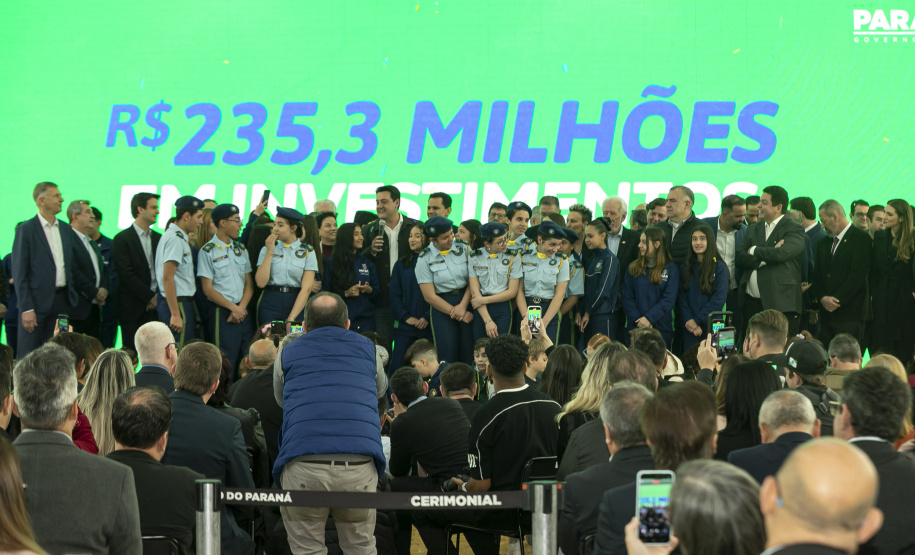 Estado apoiará municípios na implementação de inglês e robótica no Ensino Fundamental I