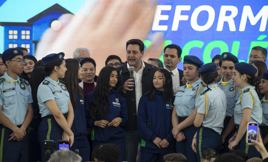 Estado apoiará municípios na implementação de inglês e robótica no Ensino Fundamental I