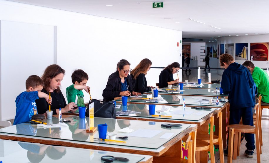 MON realiza oficina de cinema para jovens e adultos