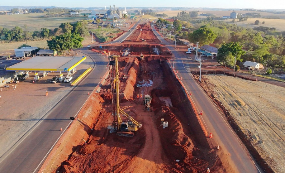 obra do novo viaduto de Lerroville