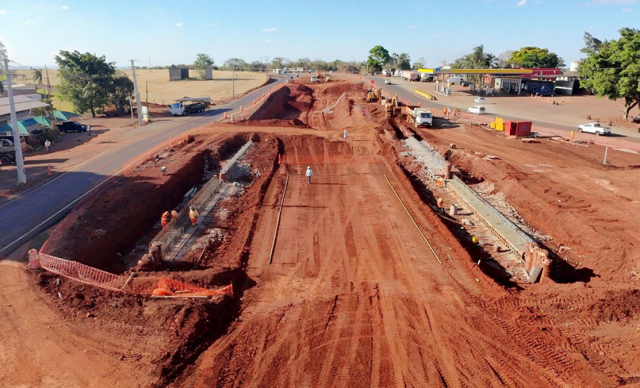 obra do novo viaduto de Lerroville