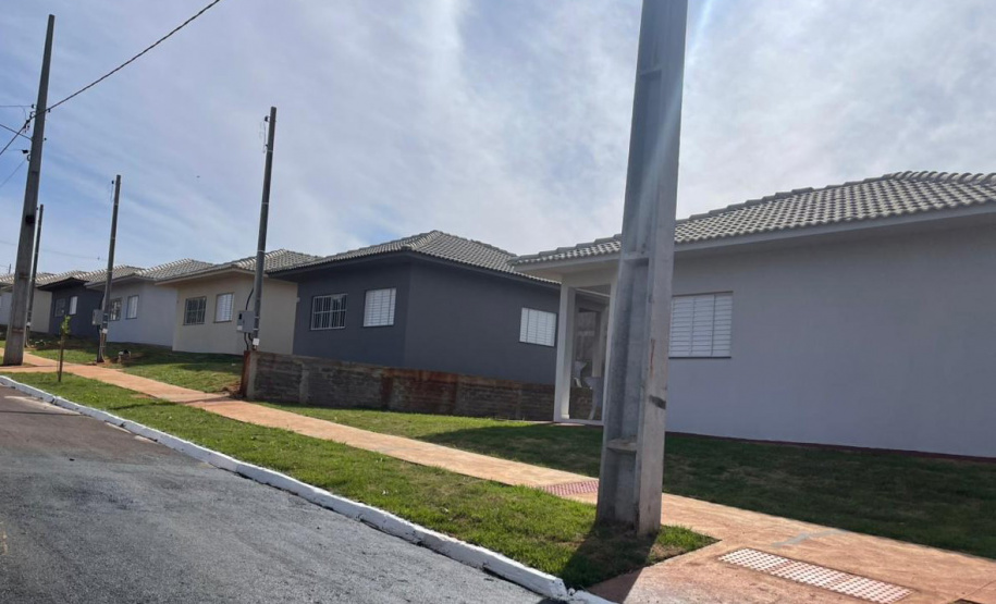 Com recursos do Estado, Cohapar entrega novo residencial no município de Quinta do Sol