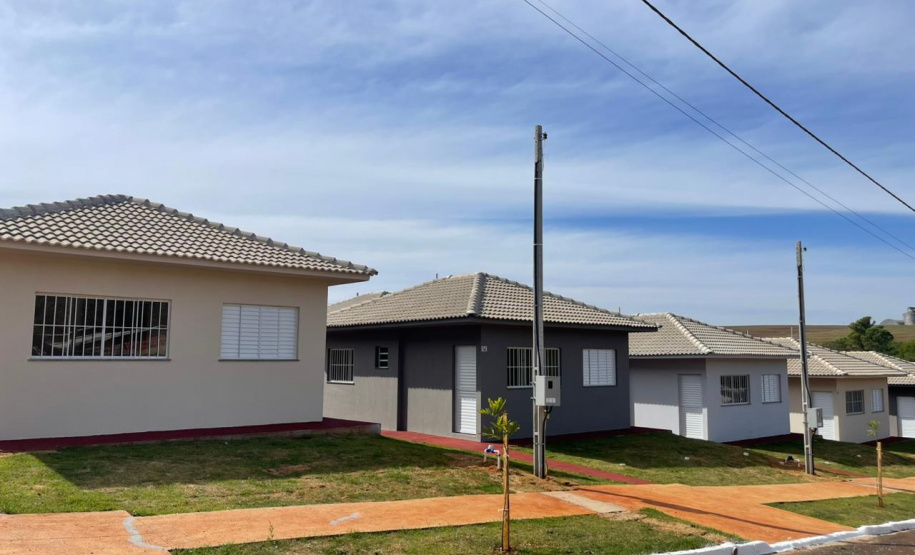 Com recursos do Estado, Cohapar entrega novo residencial no município de Quinta do Sol