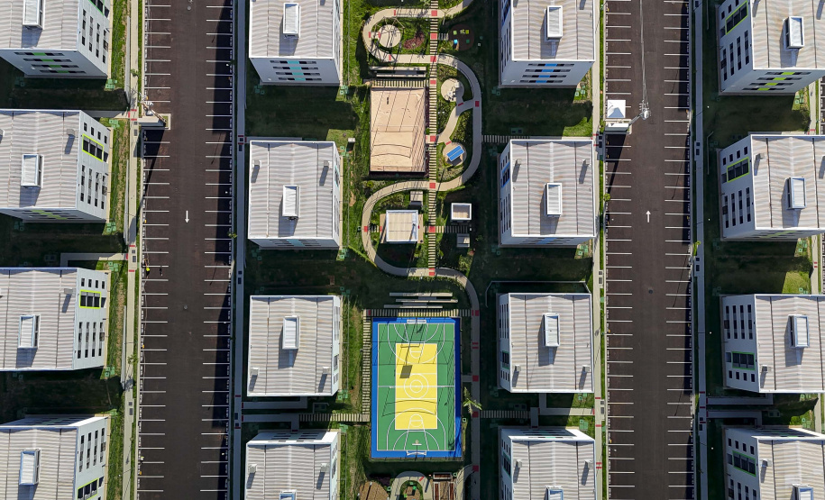 Londrina, 25 de outubro de 2024 - O governador em exercício Darci Piana inaugura residencial com 512 apartamentos dentro do programa Casa Fácil Paraná.