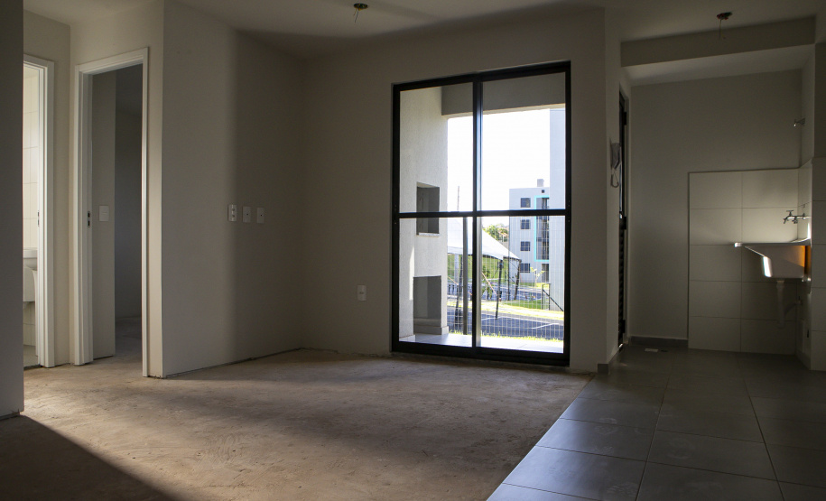Londrina, 25 de outubro de 2024 - O governador em exercício Darci Piana inaugura residencial com 512 apartamentos dentro do programa Casa Fácil Paraná.