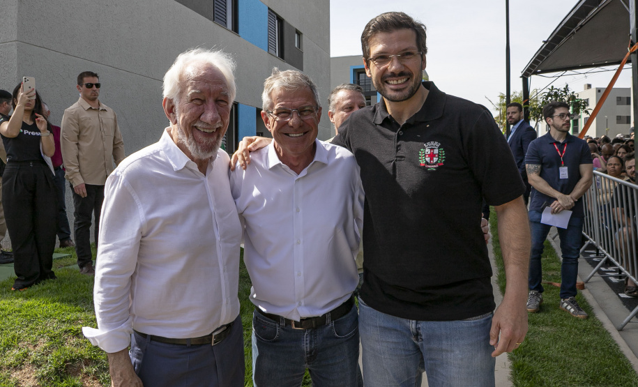 Londrina, 25 de outubro de 2024 - O governador em exercício Darci Piana inaugura residencial com 512 apartamentos dentro do programa Casa Fácil Paraná.