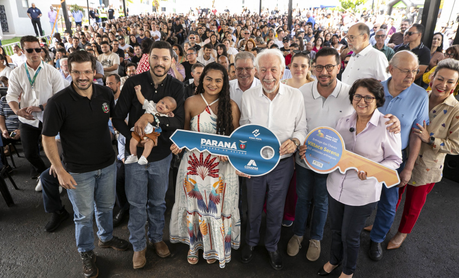 Londrina, 25 de outubro de 2024 - O governador em exercício Darci Piana inaugura residencial com 512 apartamentos dentro do programa Casa Fácil Paraná.