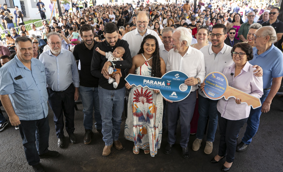 Londrina, 25 de outubro de 2024 - O governador em exercício Darci Piana inaugura residencial com 512 apartamentos dentro do programa Casa Fácil Paraná.