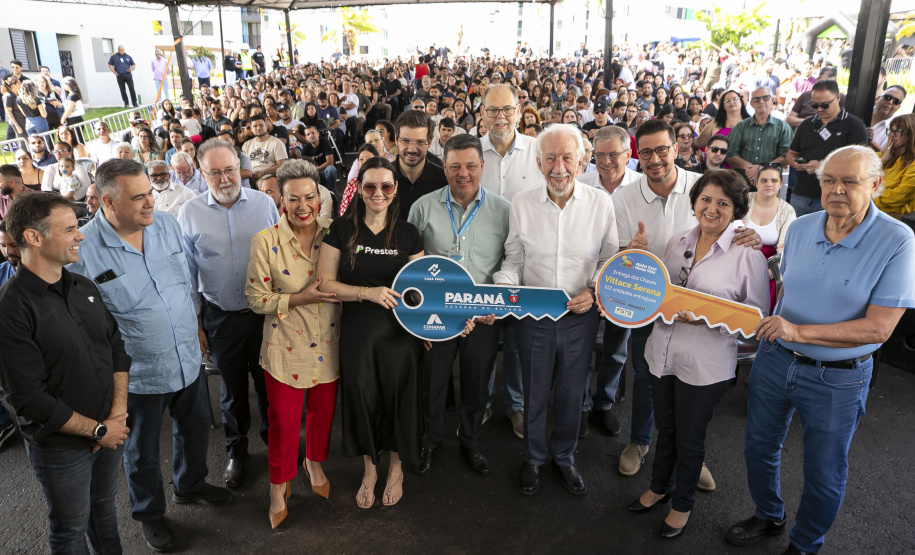 Londrina, 25 de outubro de 2024 - O governador em exercício Darci Piana inaugura residencial com 512 apartamentos dentro do programa Casa Fácil Paraná.
