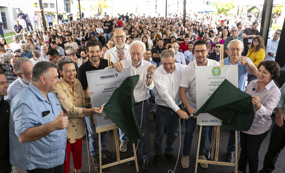 Londrina, 25 de outubro de 2024 - O governador em exercício Darci Piana inaugura residencial com 512 apartamentos dentro do programa Casa Fácil Paraná.