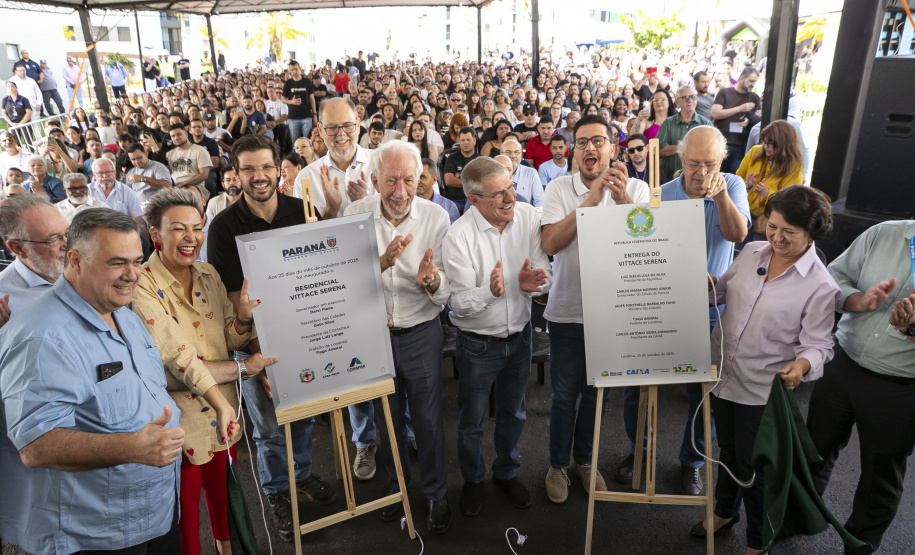 Londrina, 25 de outubro de 2024 - O governador em exercício Darci Piana inaugura residencial com 512 apartamentos dentro do programa Casa Fácil Paraná.