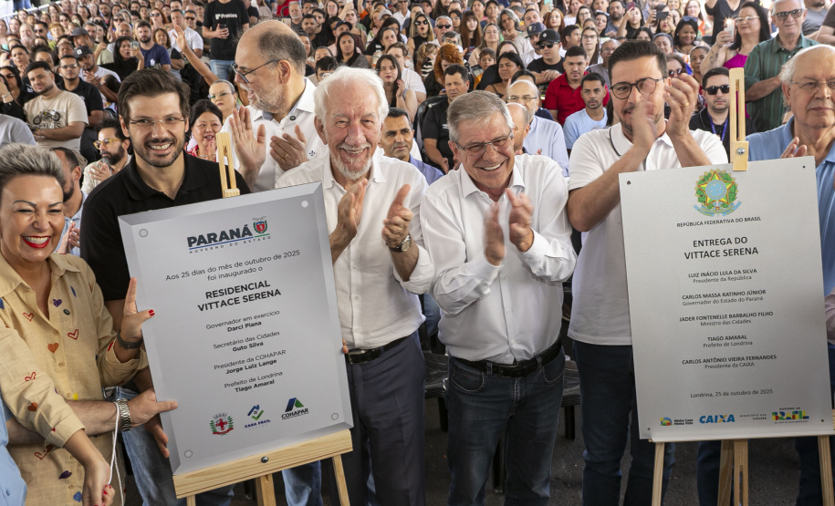 Londrina, 25 de outubro de 2024 - O governador em exercício Darci Piana inaugura residencial com 512 apartamentos dentro do programa Casa Fácil Paraná.