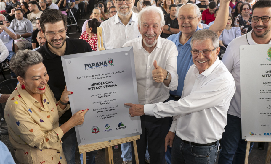 Londrina, 25 de outubro de 2024 - O governador em exercício Darci Piana inaugura residencial com 512 apartamentos dentro do programa Casa Fácil Paraná.
