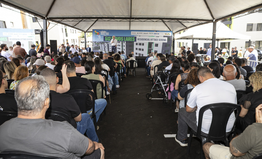 Londrina, 25 de outubro de 2024 - O governador em exercício Darci Piana inaugura residencial com 512 apartamentos dentro do programa Casa Fácil Paraná.
