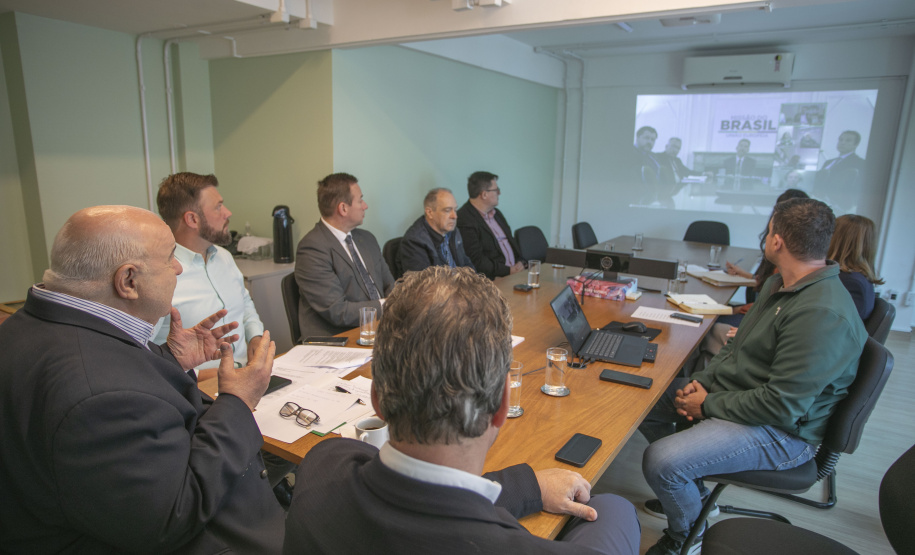 Paraná apresenta ações de sustentabilidade e rastreabilidade em reunião com embaixador do Brasil na União Europeia