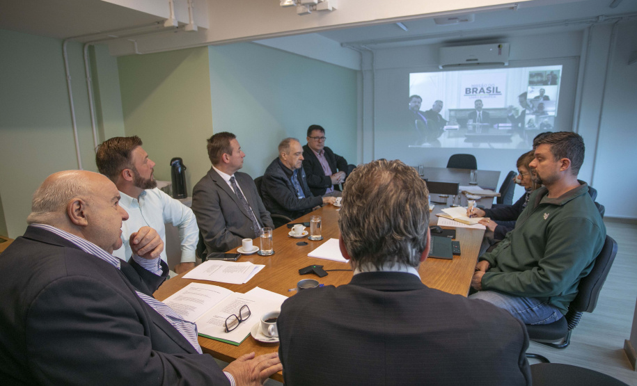 Paraná apresenta ações de sustentabilidade e rastreabilidade em reunião com embaixador do Brasil na União Europeia