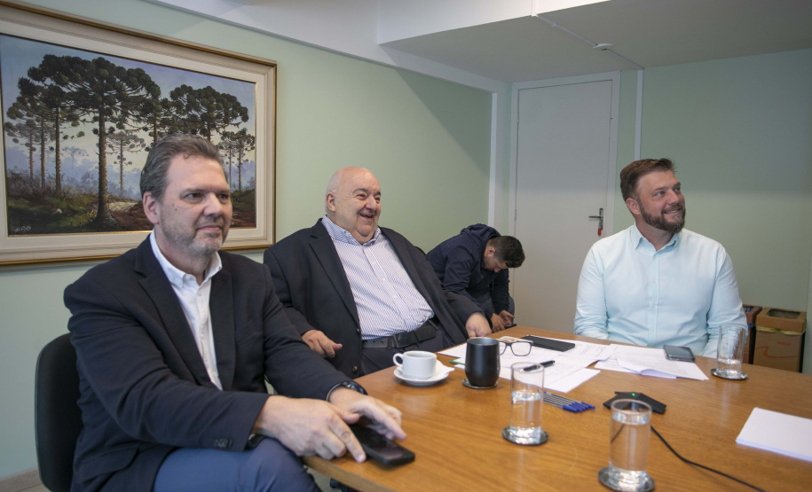 Paraná apresenta ações de sustentabilidade e rastreabilidade em reunião com embaixador do Brasil na União Europeia