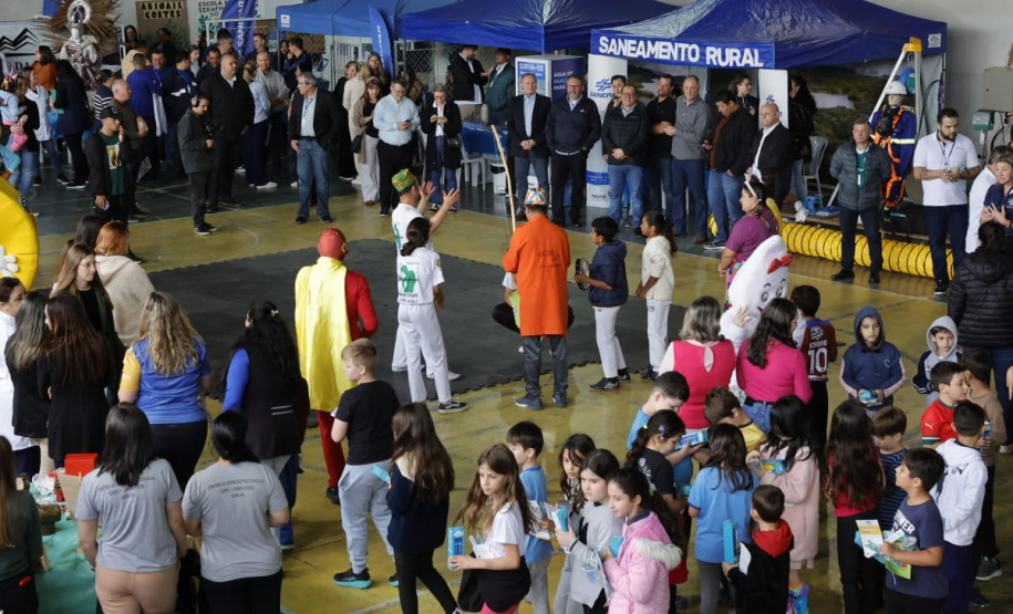 Em sua 8ª edição, Programa Sanepar Perto de Você serviços, lazer e educação à Lapa