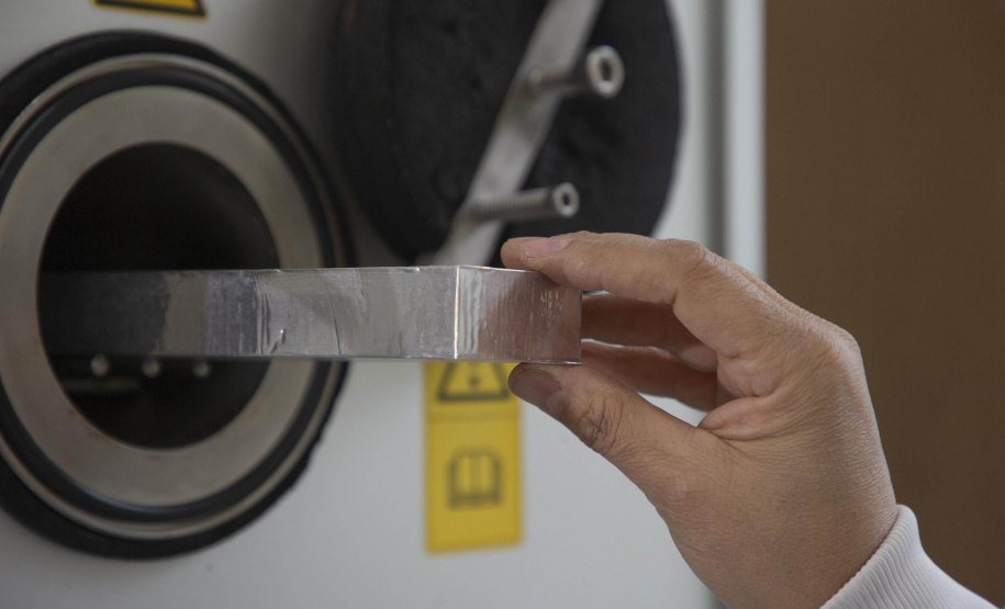 Tecpar e UFPR montam laboratório compartilhado para novos estudos na área florestal e madeireira