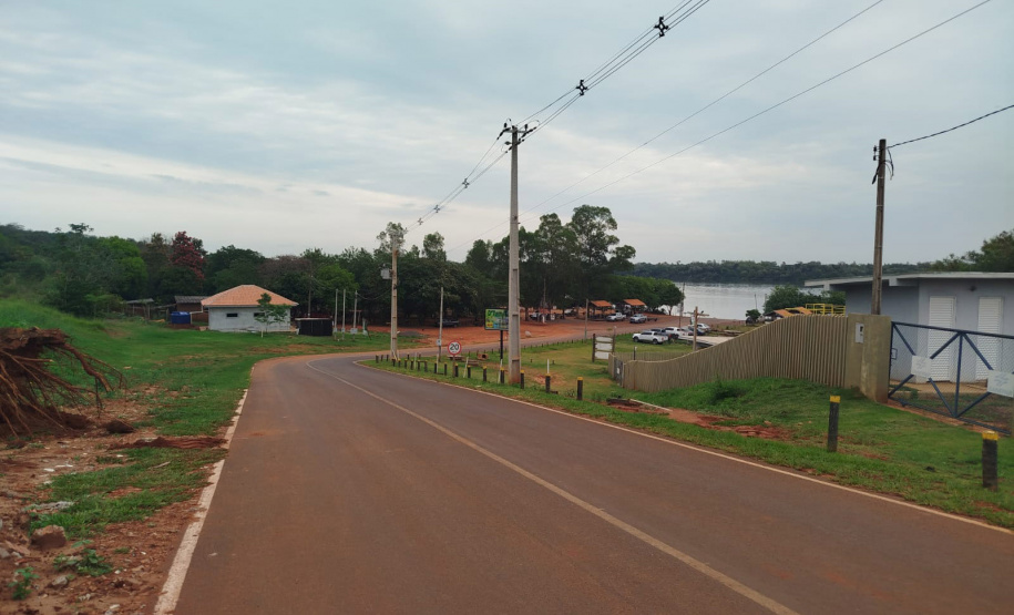 Pavimentação de via para praia de água doce em Altônia muda realidade local passado um ano