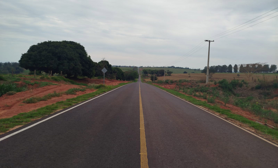 Pavimentação de via para praia de água doce em Altônia muda realidade local passado um ano