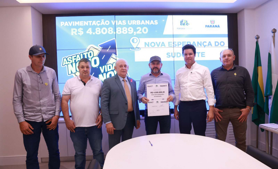 Governo do Estado autoriza licitações que somam R$ 64 milhões a oito regiões do Estado