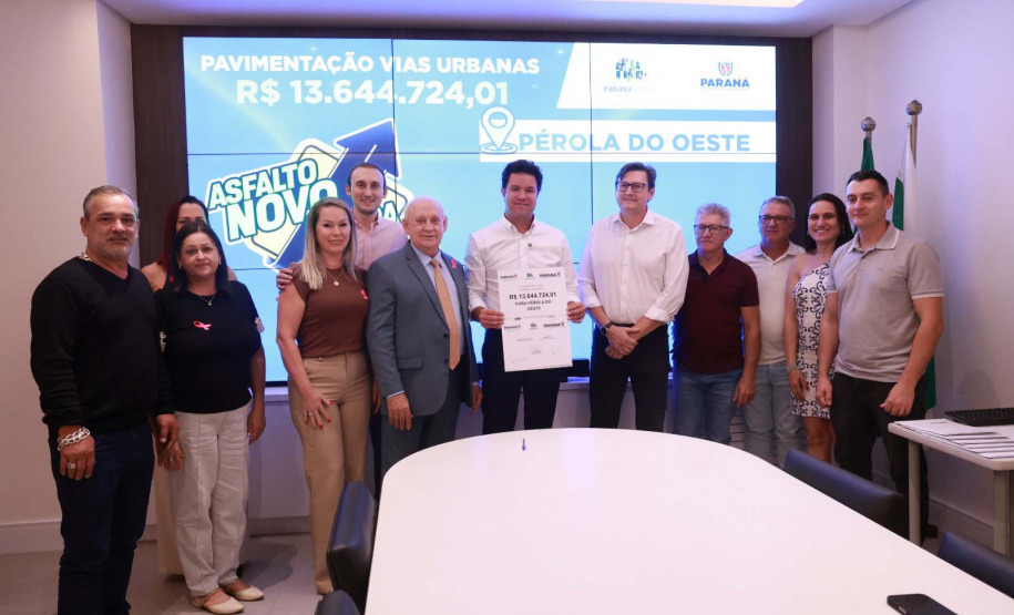 Governo do Estado autoriza licitações que somam R$ 64 milhões a oito regiões do Estado