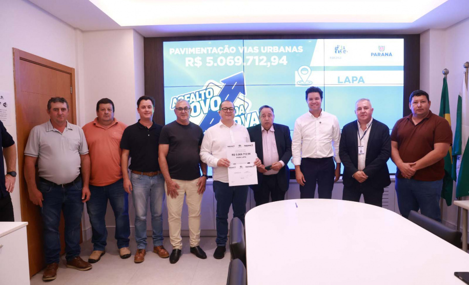 Governo do Estado autoriza licitações que somam R$ 64 milhões a oito regiões do Estado