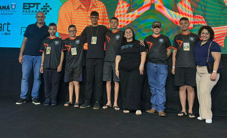 Estudantes de Campo Mourão desenvolvem projeto inovador que ransforma casca de laranja em material de construção sustentável