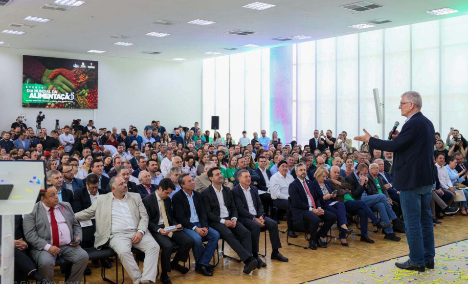 Governador libera R$ 100 milhões em máquinas para estradas rurais da RMC