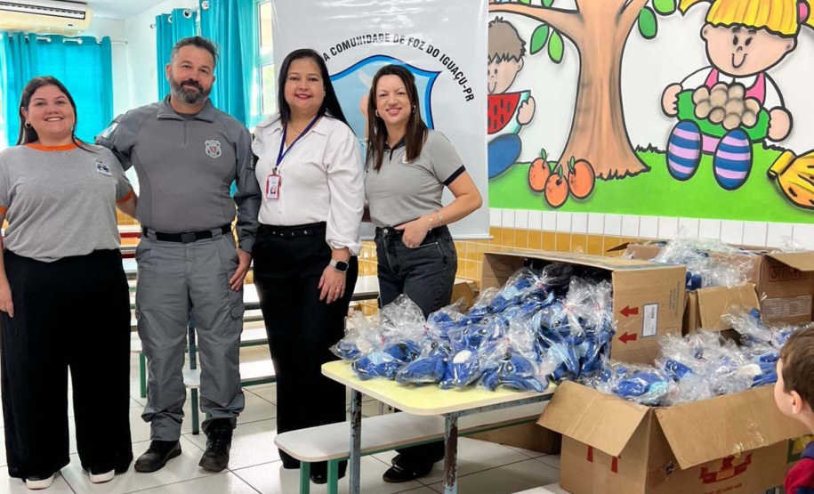 Mais de 4 mil amigurumis confeccionados por pessoas privadas de liberdade são distribuídos a crianças em Foz do Iguaçu