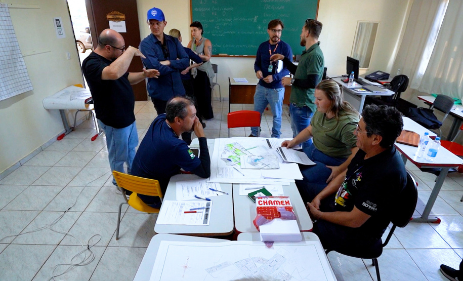 Engenheiros já mapearam 80% das casas danificadas por tornado em Rio Bonito do Iguaçu
