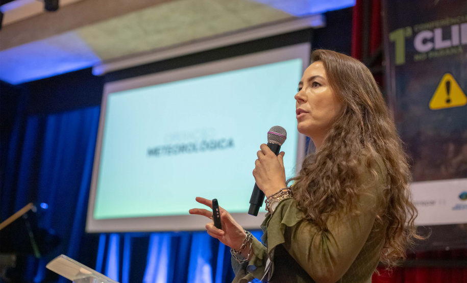 CONFERÊNCIA REÚNE REPRESENTANTES DE PREFEITURAS PARA INTERPRETAR DADOS METEOROLÓGICOS NO PARANÁ