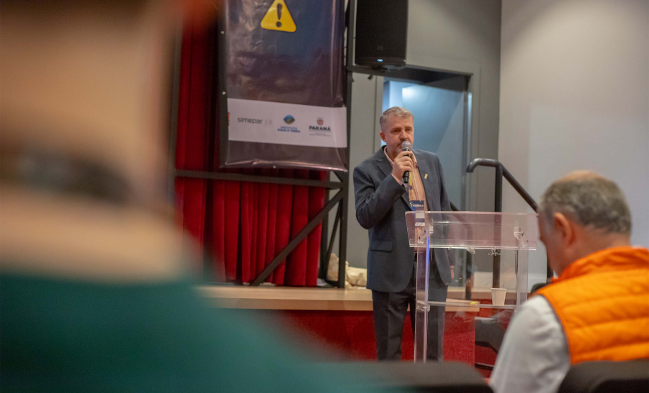 CONFERÊNCIA REÚNE REPRESENTANTES DE PREFEITURAS PARA INTERPRETAR DADOS METEOROLÓGICOS NO PARANÁ