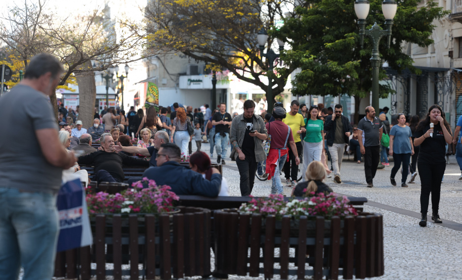 Comércio paranaense cresce acima da média nacional nos últimos doze meses