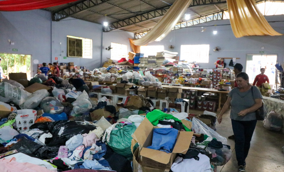 Após Estado arrecadar 248 toneladas, campanha para Rio Bonito do Iguaçu se volta aos materiais de construção
