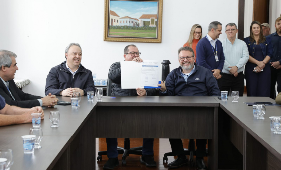 Sanepar apresenta investimentos e firma nova parcer ia com a Prefeitura da Lapa