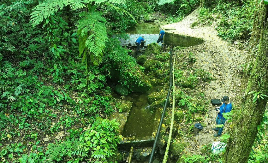 Projeto SegHidro realiza coletas em minas e poço da Sanepar no Litoral
