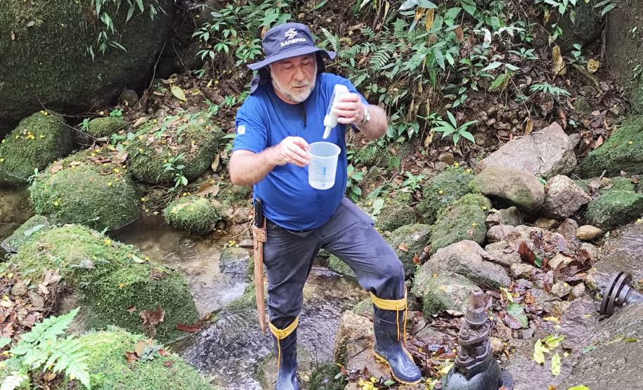 Projeto SegHidro realiza coletas em minas e poço da Sanepar no Litoral