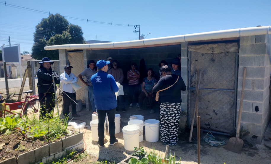 Sanepar realiza oficinas socioambientais na terceira maior horta comunitária do Brasil