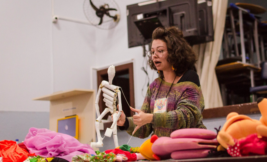 Documentário resgata história do Festival Espetacular de Bonecos produzido pelo Guaíra