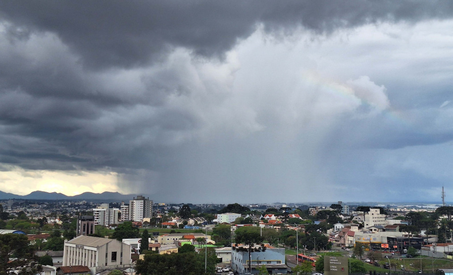 SIMEPAR - TORNADOS, SUPERCÉLULAS OU MICROEXPLOSÕES: SIMEPAR EXPLICA DIFERENÇA ENTRE FENÔMENOS COMUNS NA PRIMAVERA