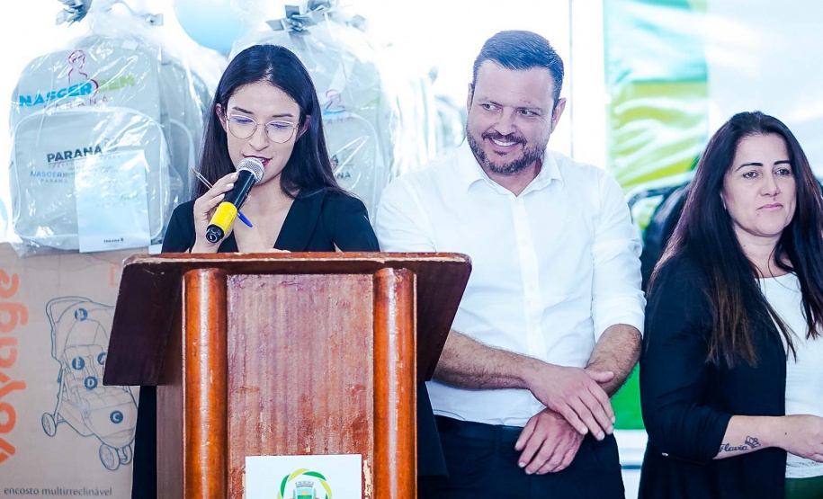 Entrega de Kits de Bebês