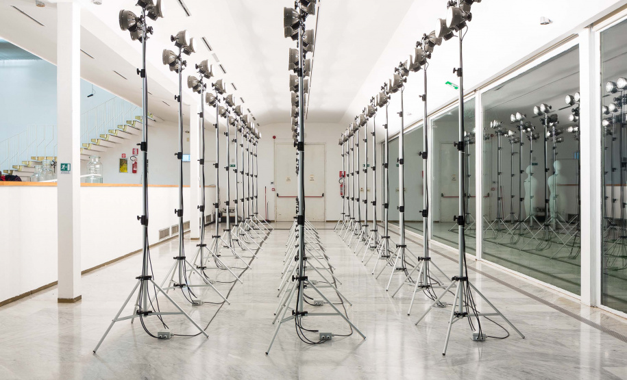 Com espetáculo cênico e musical e mostra multilinguagens, MUPA inaugura exposição “Céu-Eclipse”