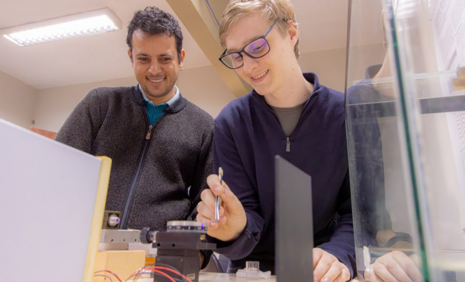 Paraná incentiva o fomento à pesquisa com bolsas que cobrem toda a trajetória acadêmica e profissional