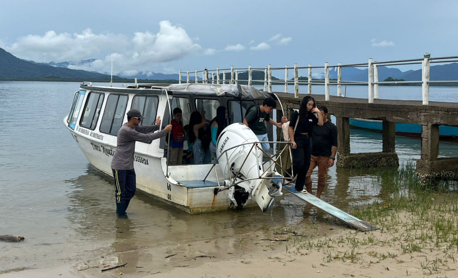 De barco para a escola: transporte aquaviário leva alunos de comunidades ribeirinhas e litorâneas às aulas
